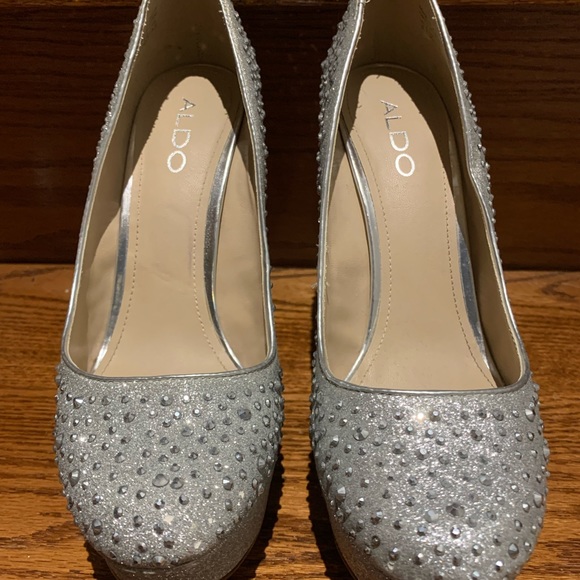 Shoes - Picture 2 of 6